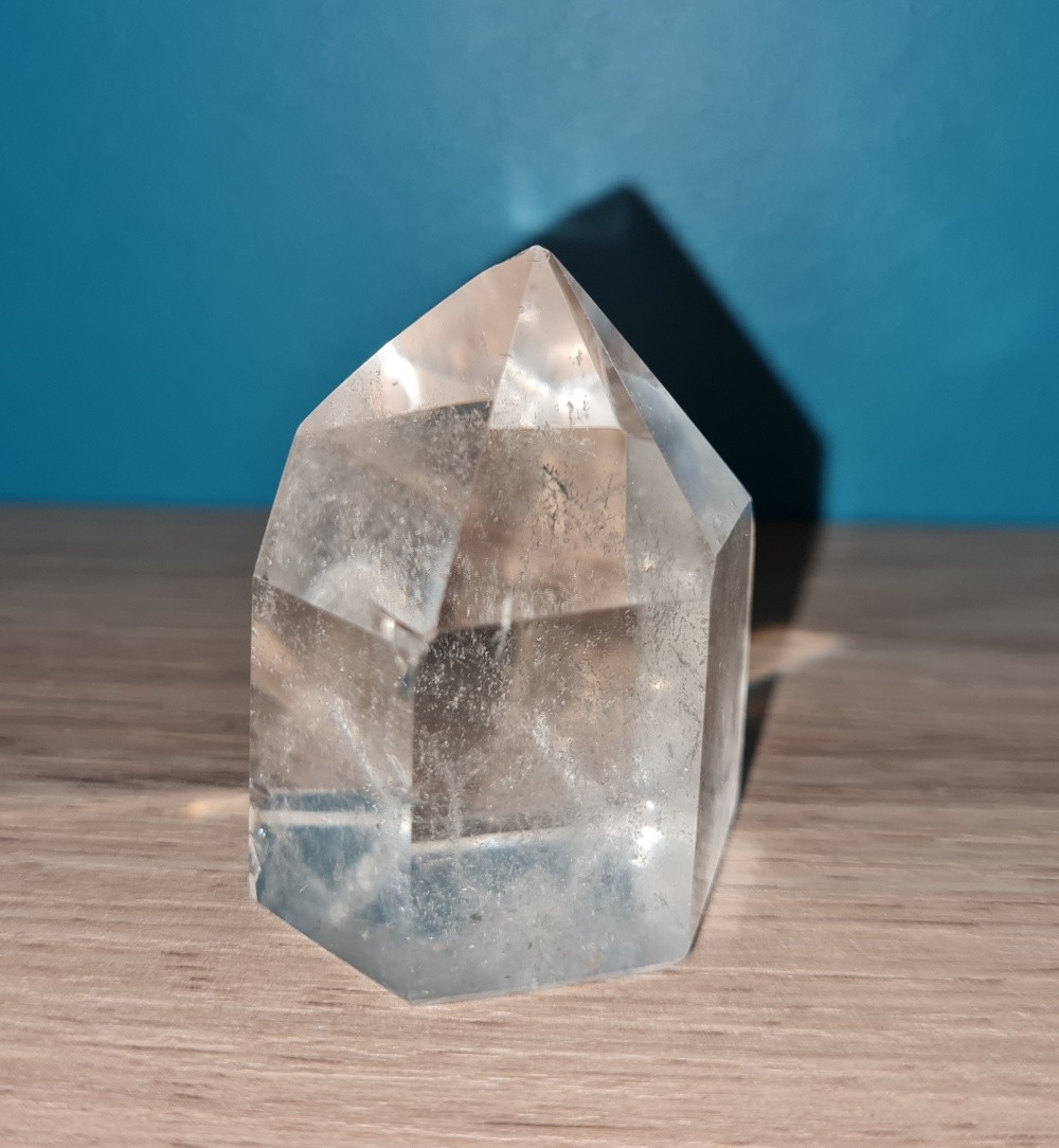 Pointe de cristal de roche (quartz) polie