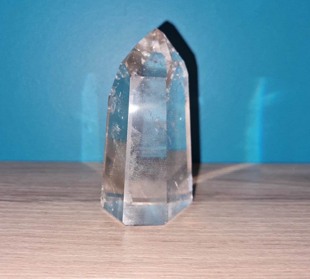 Pointe de cristal de roche (quartz) polie