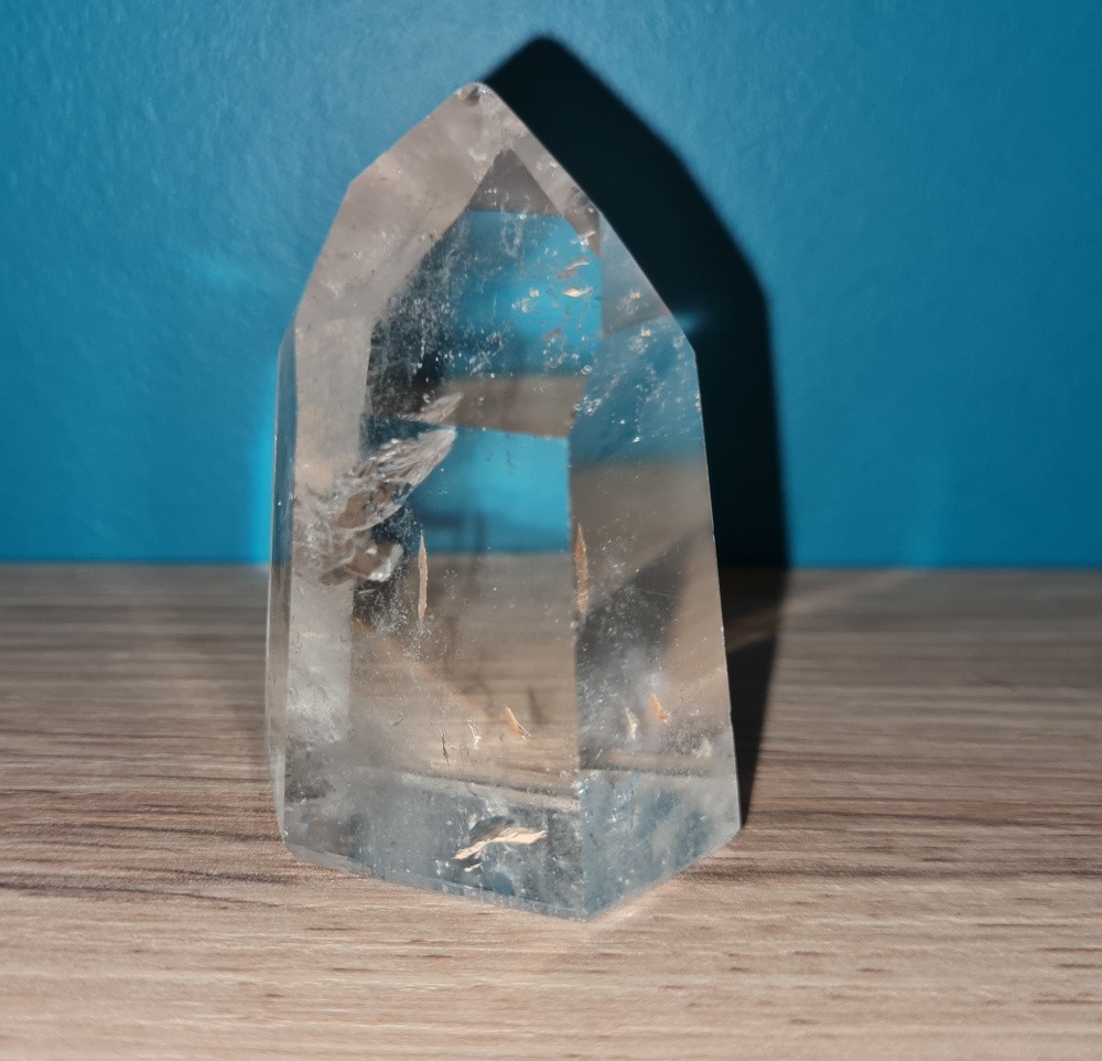 Pointe de cristal de roche (quartz) polie