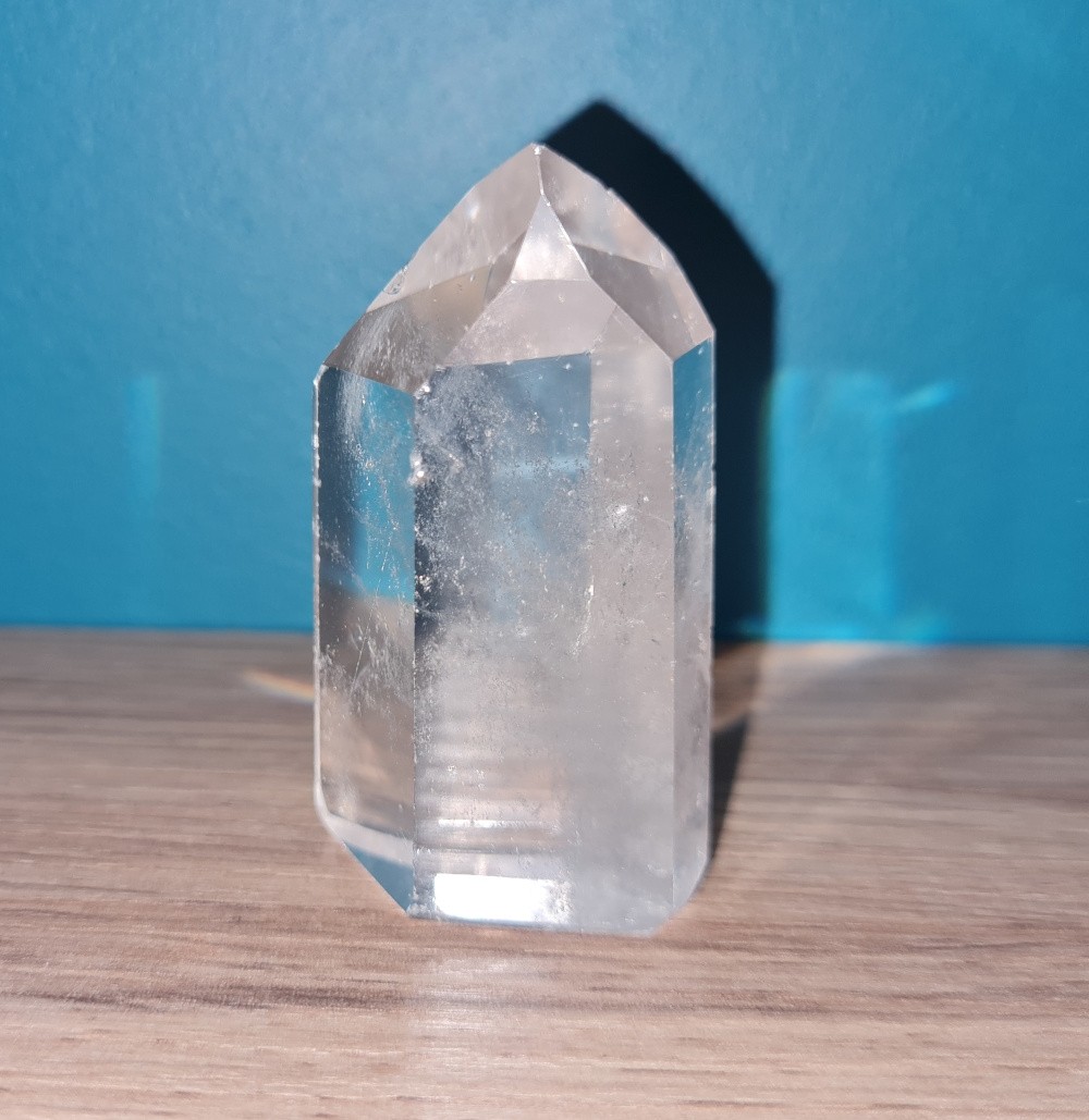 Pointe de cristal de roche (quartz) polie