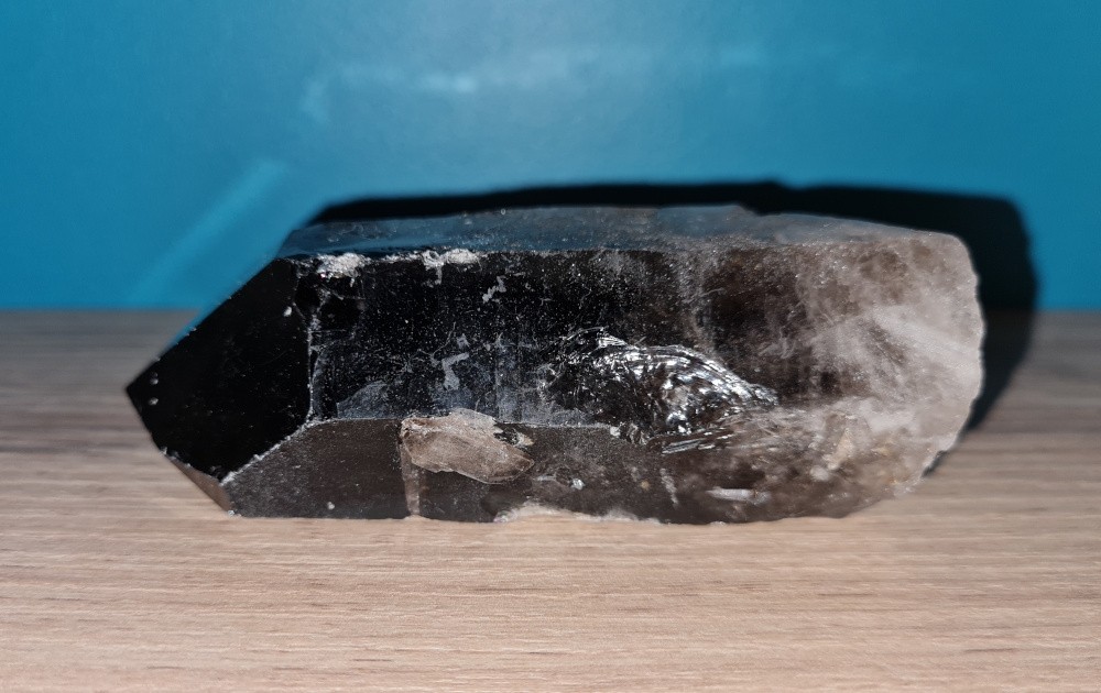 Pointe de quartz fumé forme brute naturelle