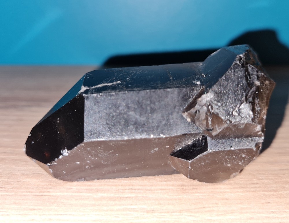 Pointe de quartz fumé forme brute naturelle