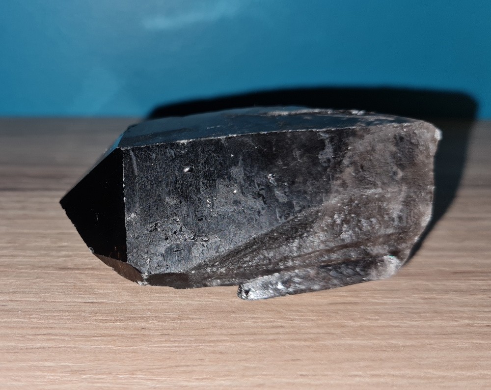 Pointe de quartz fumé forme brute naturelle